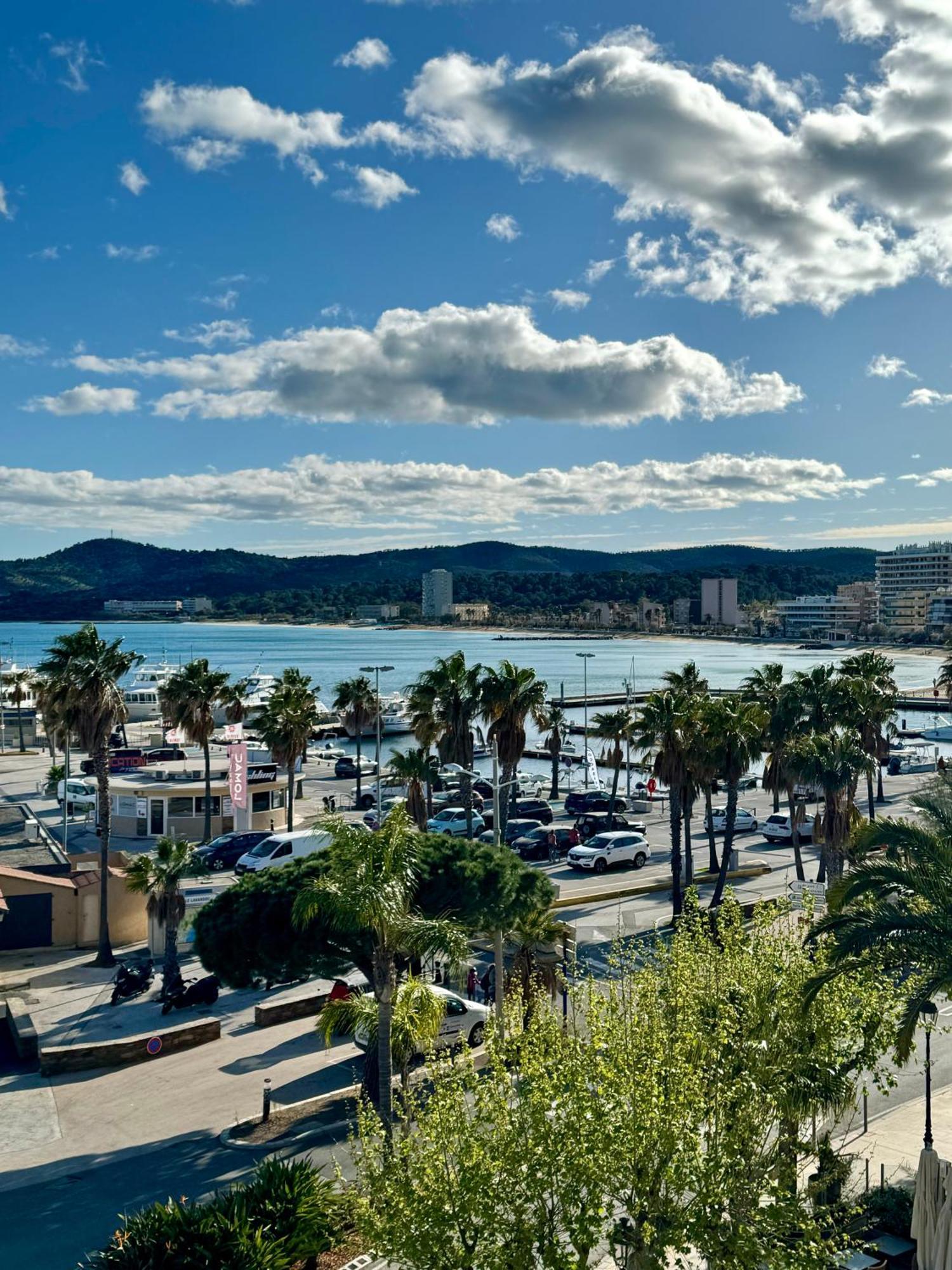 Hotel Le Rabelais Le Lavandou Luaran gambar